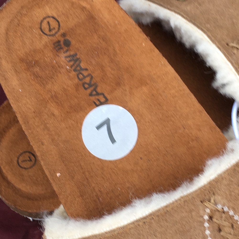 BearPaw Bettina Brown Sandals - Picture 4 of 4